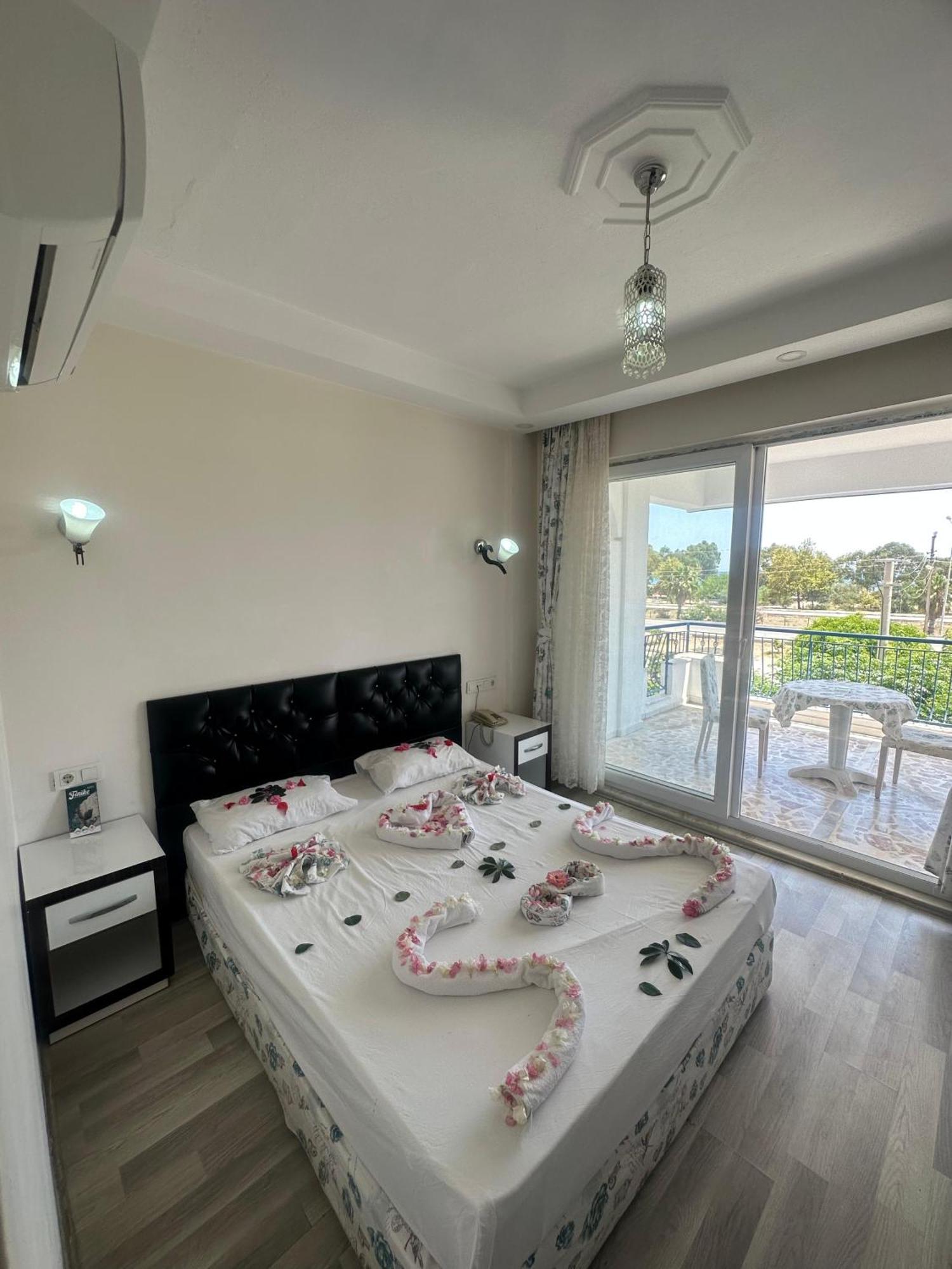 Deniz Hotel 菲尼克 外观 照片