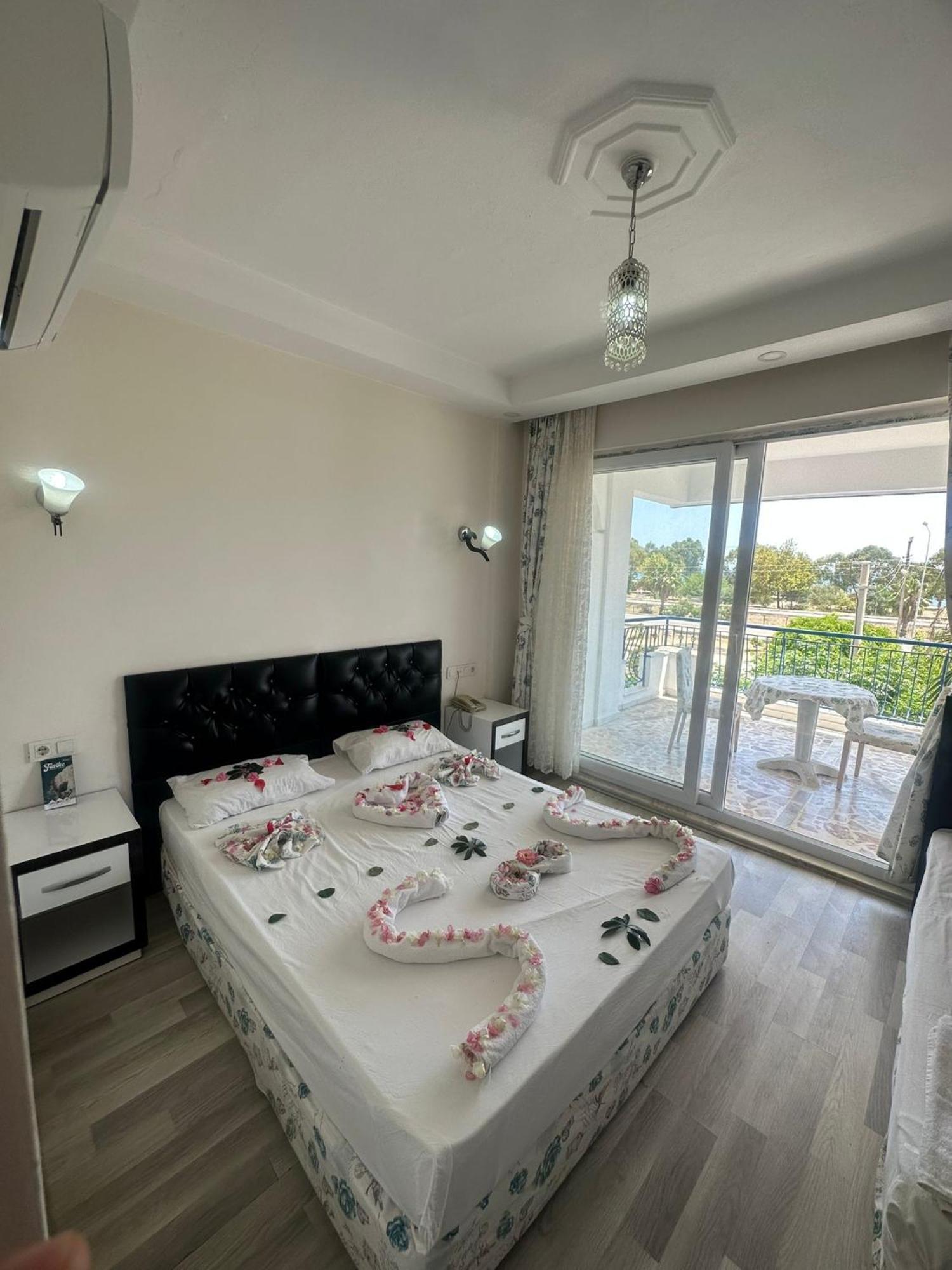 Deniz Hotel 菲尼克 外观 照片